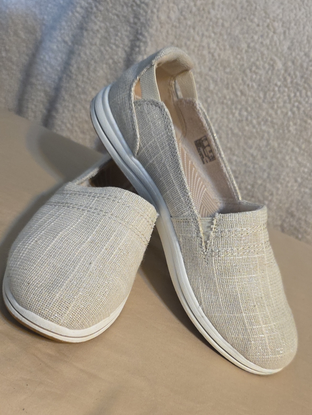 Clarks Cloudstepper Women's Slip-On Flats in Natural Shimmery Beige Linen